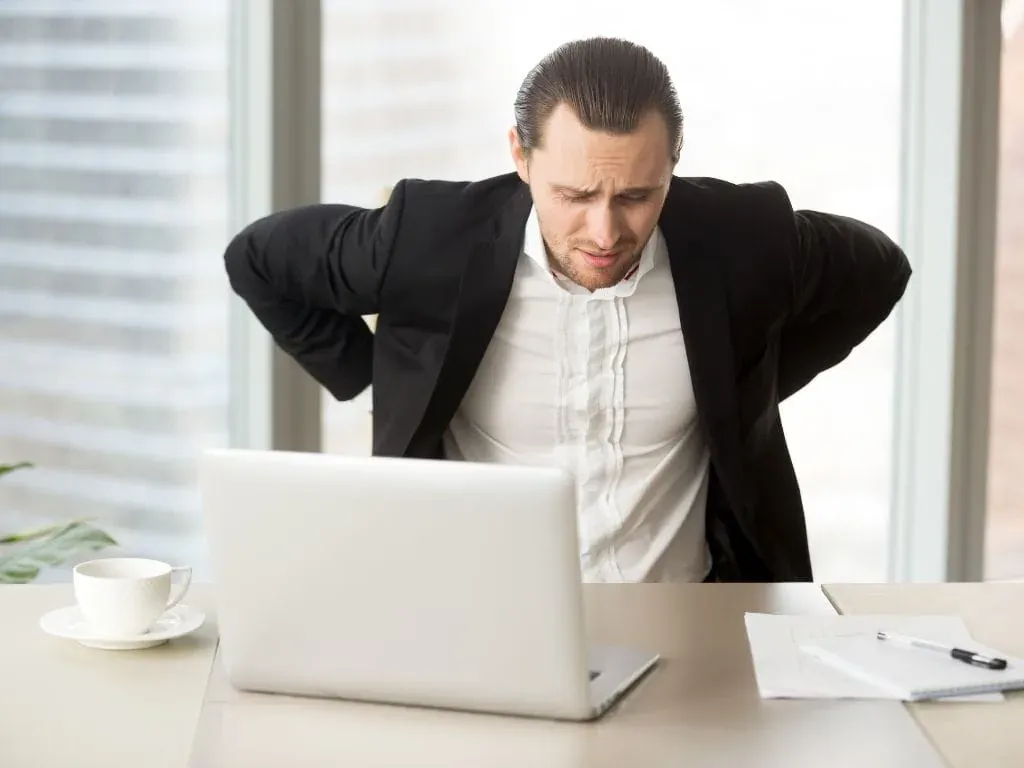 Sedentarismo en el trabajo: riesgos y cómo combatirlo